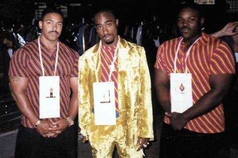 versace hemd 2pac|versace fashion show tupac.